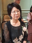 이복순의 첫 시집 서쪽으로 뜨는 해도 아름답다