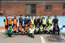 인천 동구, 서흥초교 담장 안전보행 주제 벽화 그려