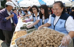 그땐 주먹밥으로 끼니 때웠죠