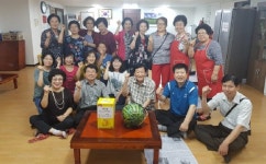 안산시 성포동, 경로당에 시원한 수박과 커피 전달