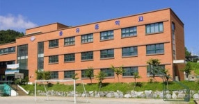 용유중, 멀어도 찾아오는 학교로 한 발짝