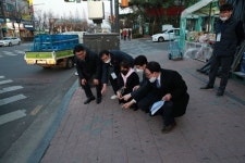 송영길 의원, 관내 초교 3곳 교통 및 안전시설 지원방문