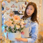 하연주 새로 사귄 플로리스트 친구가 플라워박스 수업을 해주었어요 화사함 가득 셀피 한 컷