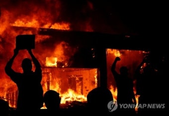 트럼프 대통령의 남아공 백인 학살 주장, 사실인가?