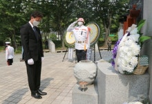 김종천 과천시장 현충탑 참배