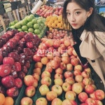 예인 사진첩 보다가 작년 LA 추억 셀피 들여다보니?