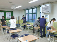아이 안전 직접 챙기는 부일중 부모들, 가림막 기부부터 설치까지