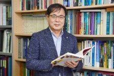 명승환 인하대학교 정책대학원장 인천 싱크탱크·미래교육기관으로 키울 것