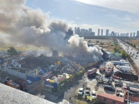 인천 라마다송도호텔 인근 고물상서 불길 치솟아... 소방당국 진화 중