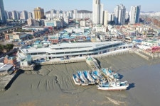 새 단장한 인천 소래포구 어시장, 전통시장 인증