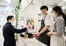 윤화섭 안산시장, 1호 복합청년몰 방문…상인 여러분 노력과 협조로 무사히 개업