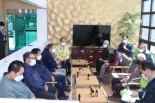 정동균 양평군수, 코로나 스트레스 어르신을 위한 찾아가는 문화예술 확대 약속