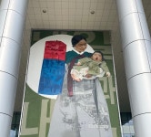 성남시청 광장에 등장한 그라피티...8·10 성남민권운동 기념 내일과 내일