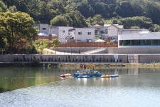 시골마을 저수지에서 열리는 이색 미술전, 서양화가 박기성의 바람의 향기전