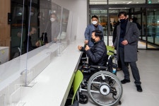 책상 하나에도 사소한 배려 6년만에 해냈다…국내 2호 인권청사 수원 지동행정복지센터