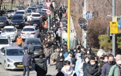 선별진료소 앞 불법주정차 단속 딜레마
