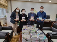 안산시 사동 주민자치회, 정성껏 준비한 미니가방 초등학교 신입생에 전달
