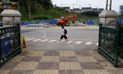 수원 영덕초 안팎 공사에 등교시키기 겁난다