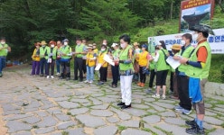 한국숲사랑 고양·파주시지회 심학산에서 자연보호 캠페인 전개