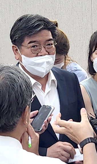 혹 떼려다 혹 붙인 김용진 경제부지사 '4일 천하'