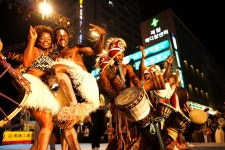 [김성환의 사진이 꿈꾸는 세상] 생채기를 털어줄 축제들