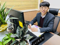 이만영 노인복지관장 지금 이 순간 마법처럼…어르신 행복하도록