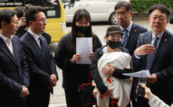 [포토] 미추홀구 전세사기 아파트 방문한 허종식 의원
