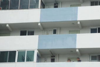 수원 아파트 냉장고서 영아 시신 2구 발견