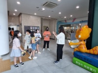 화성 비봉초등학교 ′도서관 탐험′ 눈길