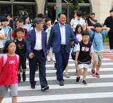김교흥, 인천 서구 초등학교 통학로 안전 현장 점검 아이들이 안심하고 학교에 다닐 수 있는 환경을 조성하겠다