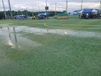 비 오면 물 차는 축구장, 공 대신 물 차는 동호인