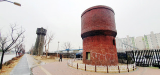 수원역 급수탑도 낙서 몸살