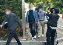 인천 송도 보행자 참변...굴삭기 운전자 법원 출석
