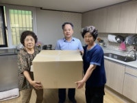 인천 남동구 만수6동 어르신 건강 챙기기…경로당에 마스크 후원