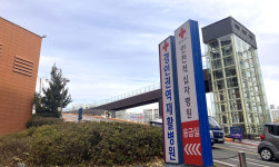 [포토] 인천적십자병원, 육교형 승강기 설치