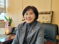 [인터뷰] 서은경 성남시의회 행정교육위원장 교육은 만남과 사랑…지방의회 윤리성 강화