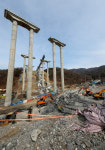 [세종포천고속도로 안성구간 교량 붕괴] 사고 지점 인근 마을회관·초등학교…대형사고 날 뻔