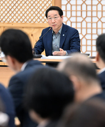 '원대 복귀' 유정복 인천시장, 지역 현안 챙기기 총력