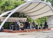 스포츠 보던 그 곳, 버스킹 공연도 즐겨