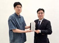 사랑의 열매 더좋은친구들에 감사패