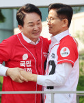 [포토] 인천 표심을 잡아라! 송도유세 나선 김문수!