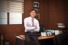 [인천을 빛낸 중소기업] 김종석 선경산업 대표 위기를 기회로 바꾼 30년…스마트 주방 위생 시대 열겠다