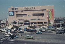 [그때 그 시절 인천, AI로 되살리다] ⑭ 지하상가에서 광장까지…동인천역의 정취