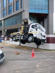 인천 갈산역사거리서 고소작업차 기울어…작업자 부상