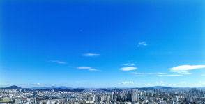 본색 되찾은 가을 하늘
