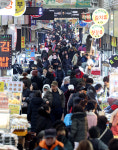 [포토] 설 앞두고 붐비는 석바위시장