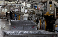 미·이란 충돌여파···경기 섬유 염색업체 벼랑 끝