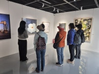 [전시리뷰] 우리미술관 특별전 소장품展…거칠고 따뜻한 인천의 시간