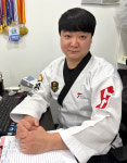 라면 1004개에 담긴 마음…망포동 K스타태권도장 이주한 관장의 따뜻한 교육