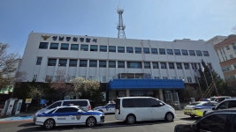 경찰 도움으로…폭염 속 구한 50대, 30년 만에 가족 상봉